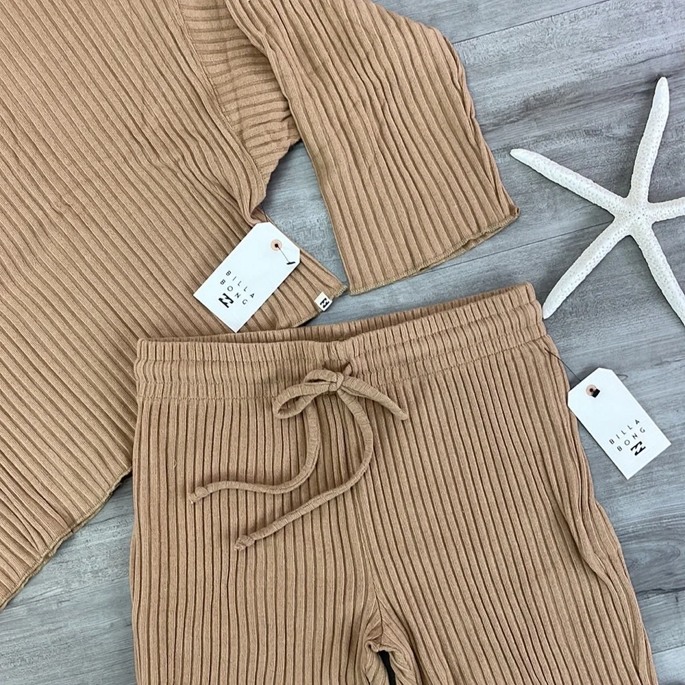 🔆BILLABONG🔆 KEEP LOUNGIN TOP
KEEP LOUNGIN PANT SET - Picture 9 of 14